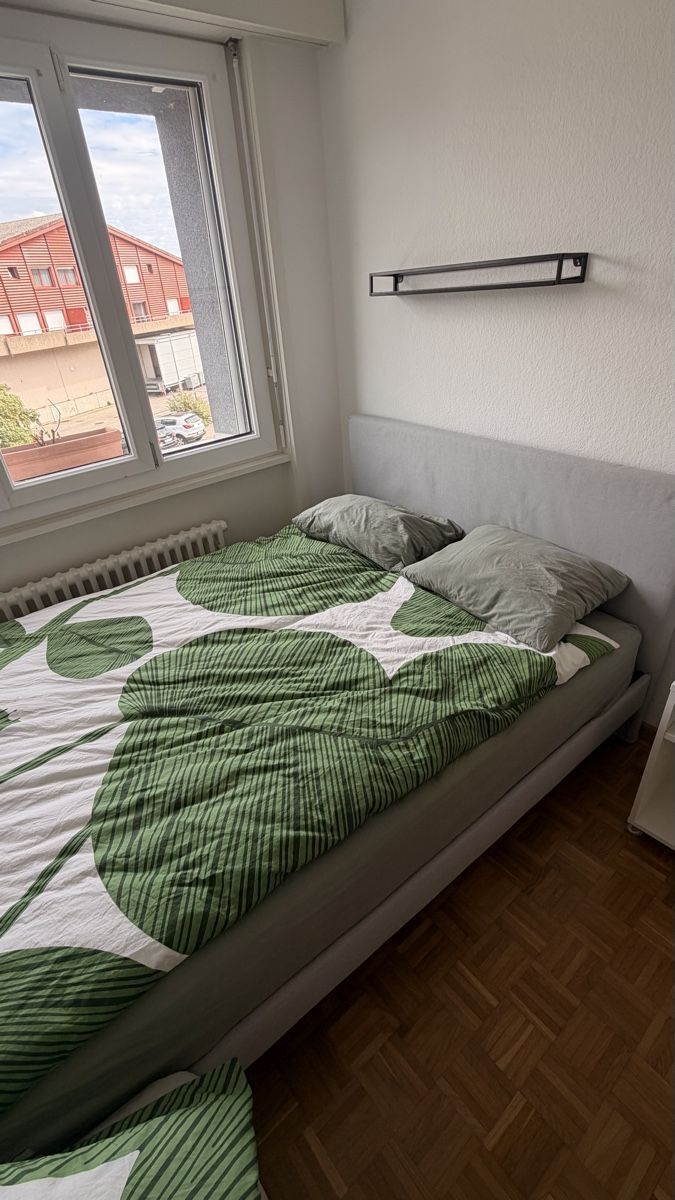 Letti: IKEA COMPLETE BEDROOM & STUDY SET – Excellent condition – Usato da Cortaillod venduto da Pintelho