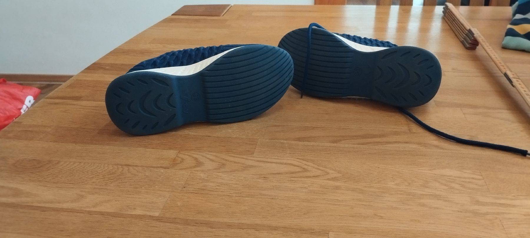 Scarpe per ragazzi: kinder Sneakers 33 – Usato da Mörel venduto da MJoaoCosta 2