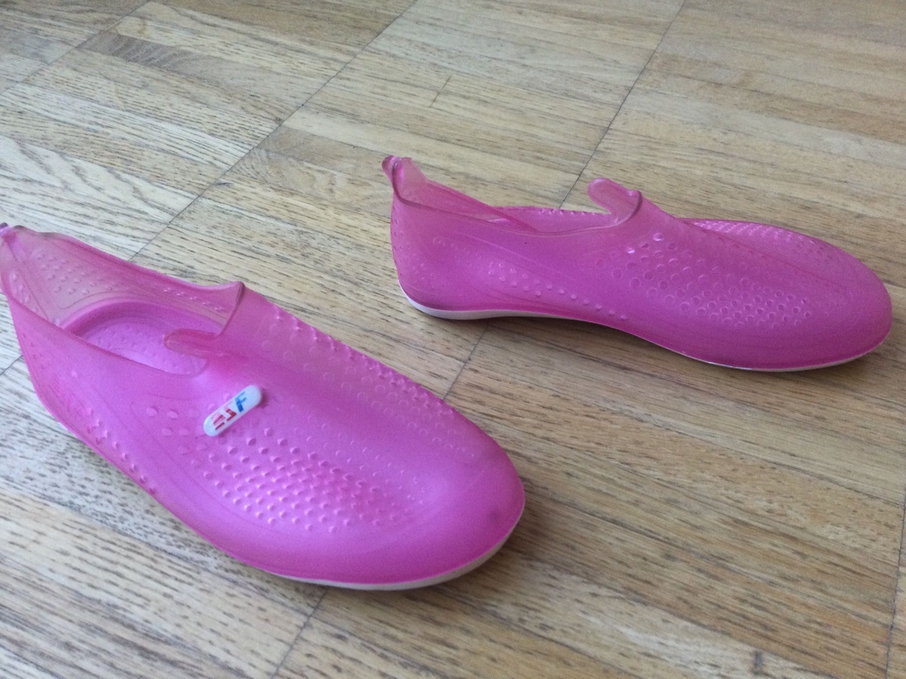 Scarpe per ragazze: Kinder Schwimmschuhe Gr 29 – Usato da Zürich venduto da VorlonShadow 1