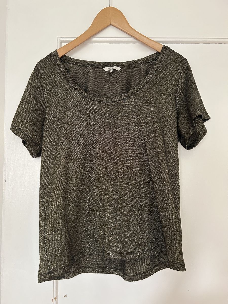 T-Shirts: Schwarzgold Damen-T-Shirt – Gebraucht aus Zürich von Elecar