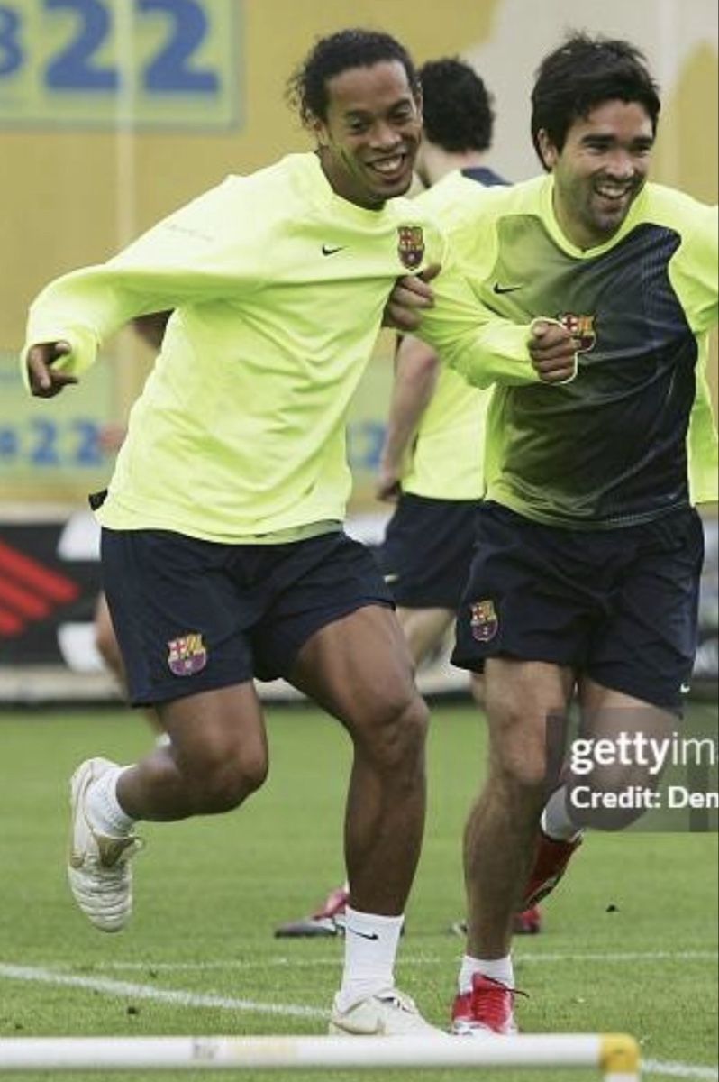 Nike Maglioni & Felpe: FC Barcelona Ronaldinho Trainings Pullover Nike – Usato da Rain venduto da JerseyLegends 7