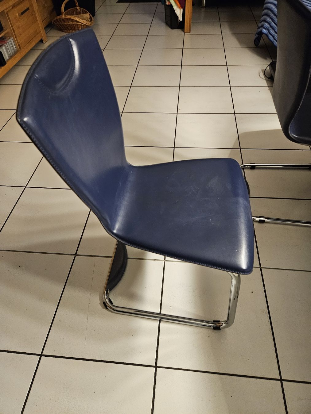 Set di tavolo e panche: Esstisch mit 6 Stühle – Usato da Dintikon venduto da do-it-80 3