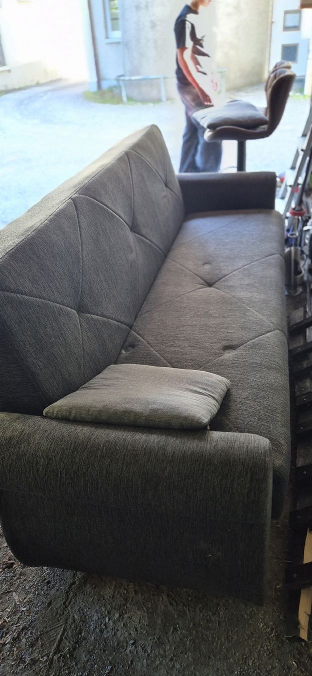 Divani: Schlafsofa – Usato da näfels venduto da vrenit