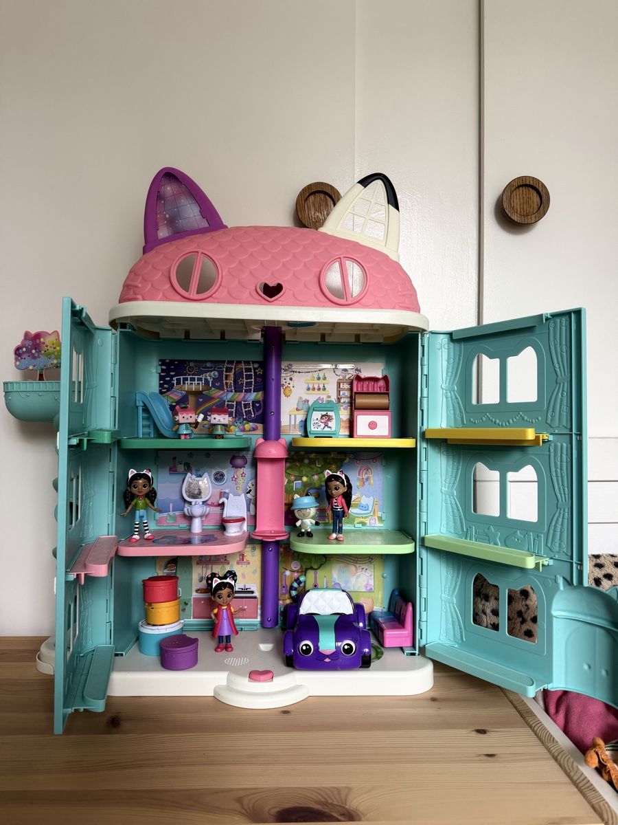 Case e mobili per bambole: Dollhaus – Nuovo (secondo la descrizione) da Biel/Bienne venduto da Artolini