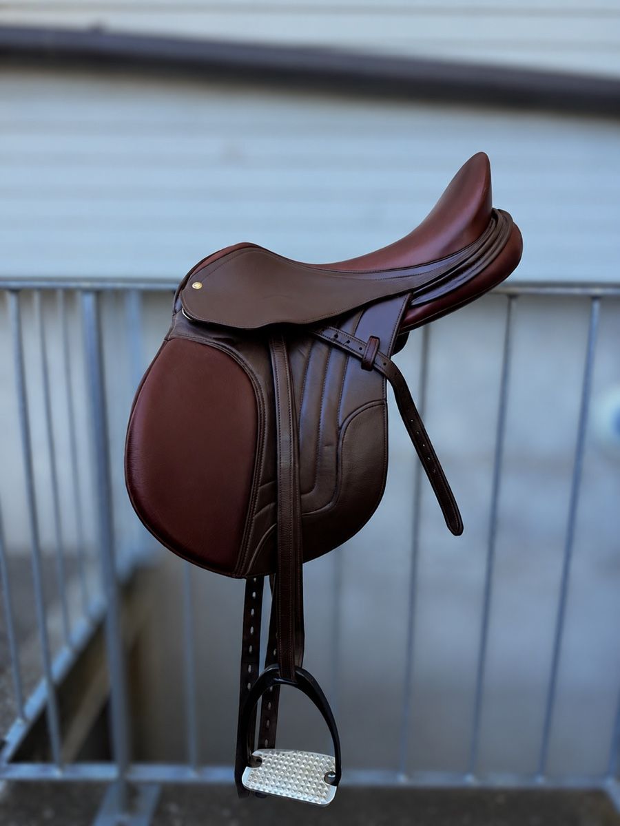 Selle & Accessori: Vielseitigkeits-Sattel 18Zoll – Usato da Neuenegg venduto da tin_2rfg