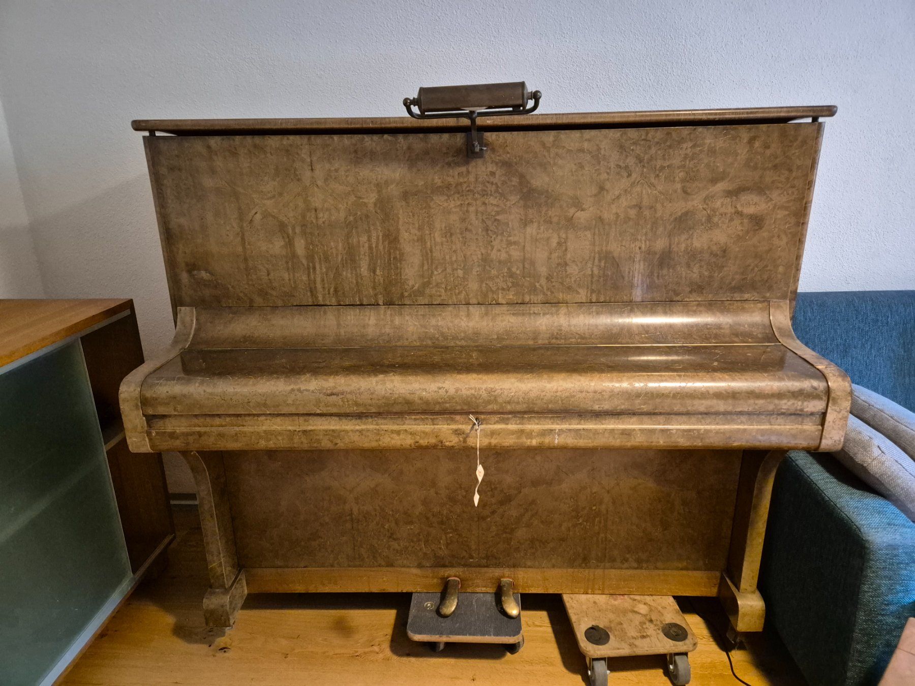 Instruments de musique: Klavier mit Hocker Sabel Krommpholz Bern – D'occasion à Innerberg par barbarawidmer 9