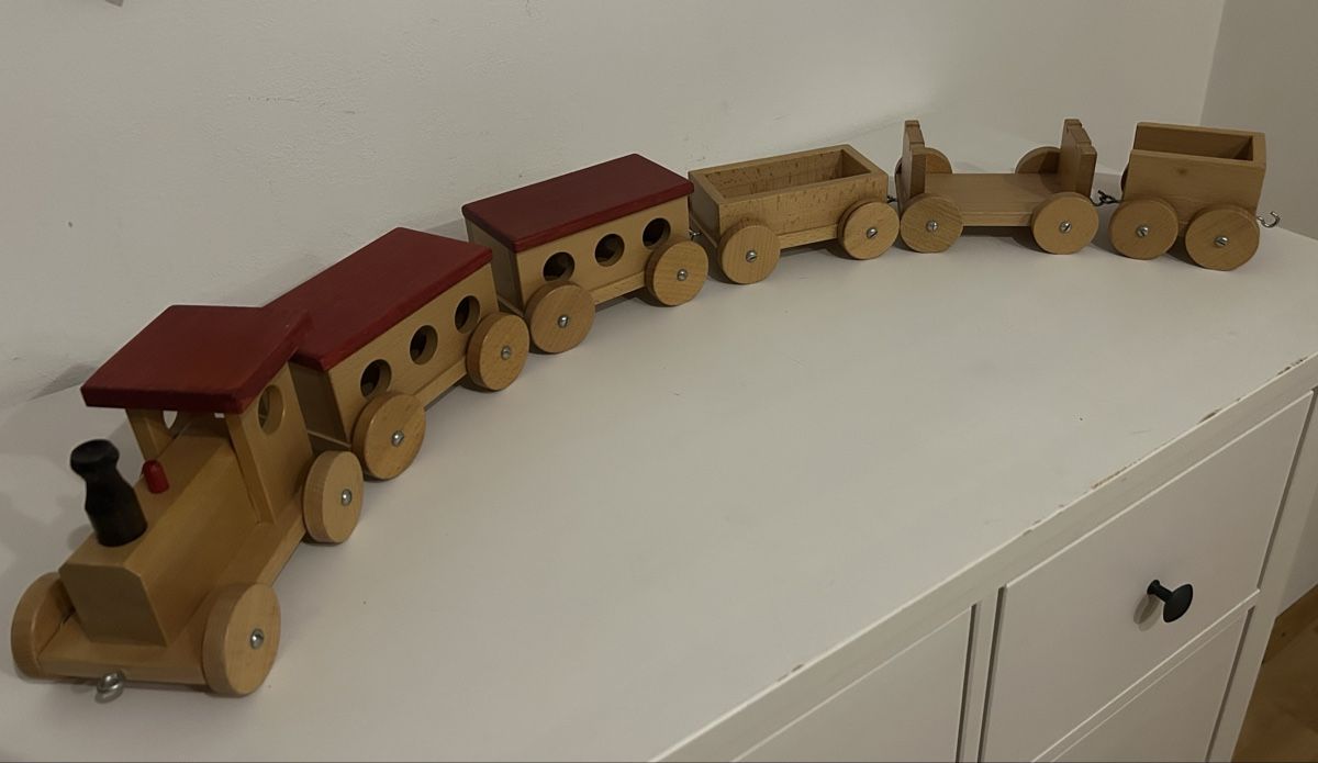 Jouets: Zug aus Holz – D'occasion à Rorschacherberg par Violas_SG