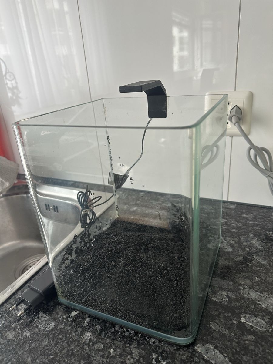 Aquarium: Dennerle nano cube 10l Aquarium mit LED Lampe – D'occasion à Luzern par ariazalea 2