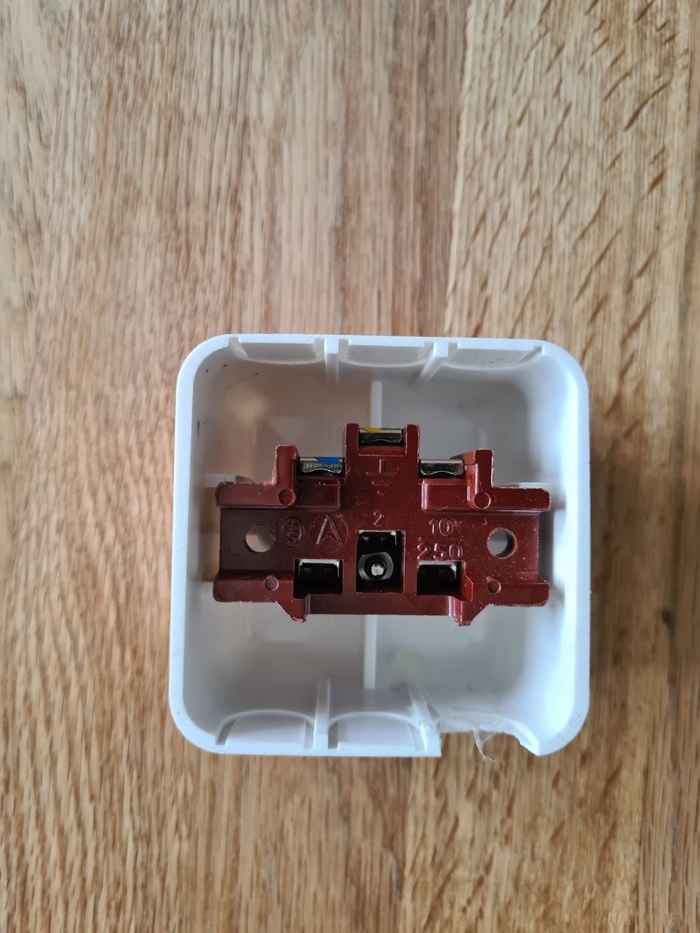 Stecker: AP Steckdose T13  10A gebraucht – Gebraucht aus Winterthur von Jana1701 1