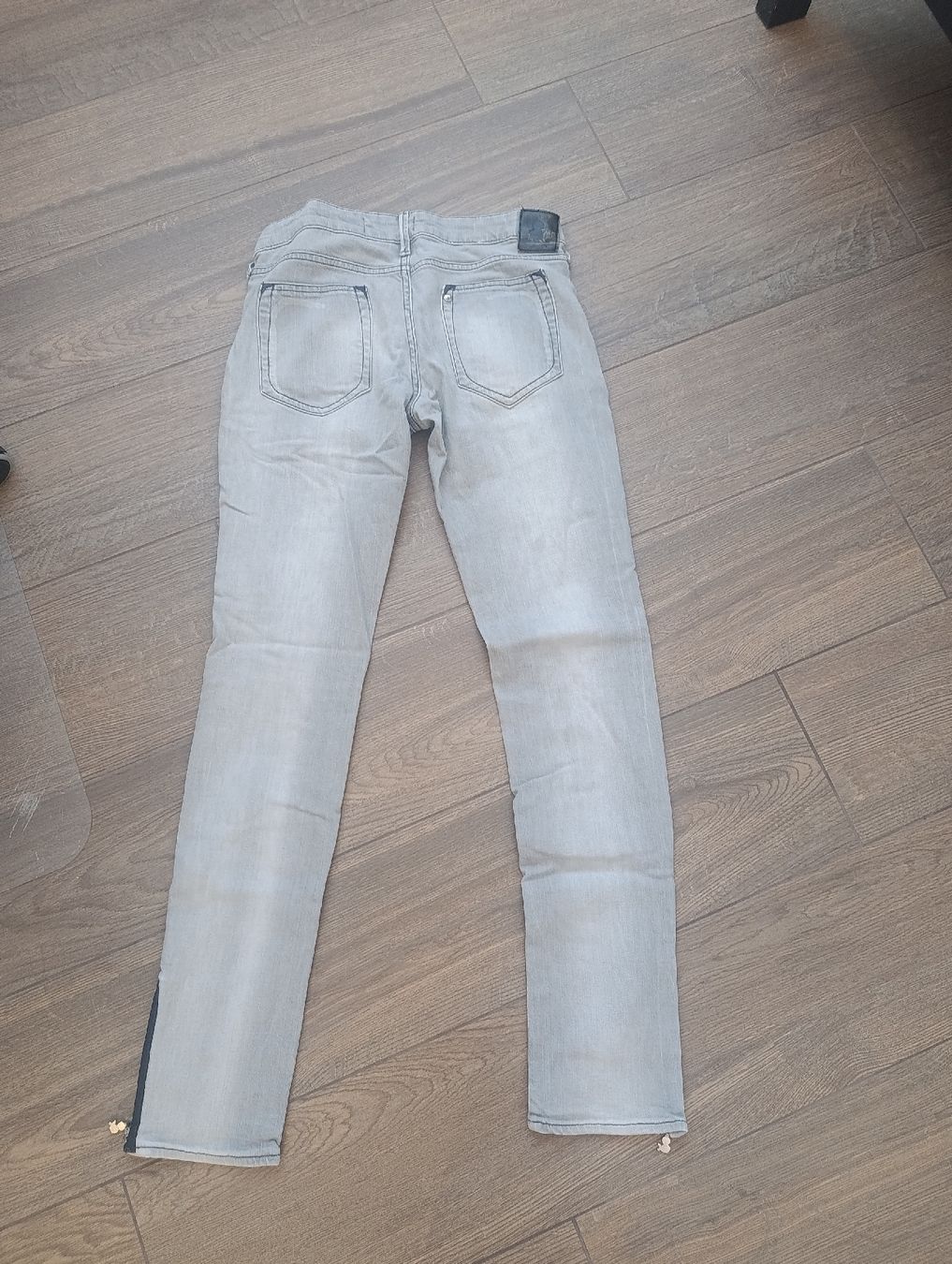 Jeans: Graue Skinny Jeans in Gr. 28 – Gebraucht aus Dietikon von iksan 4