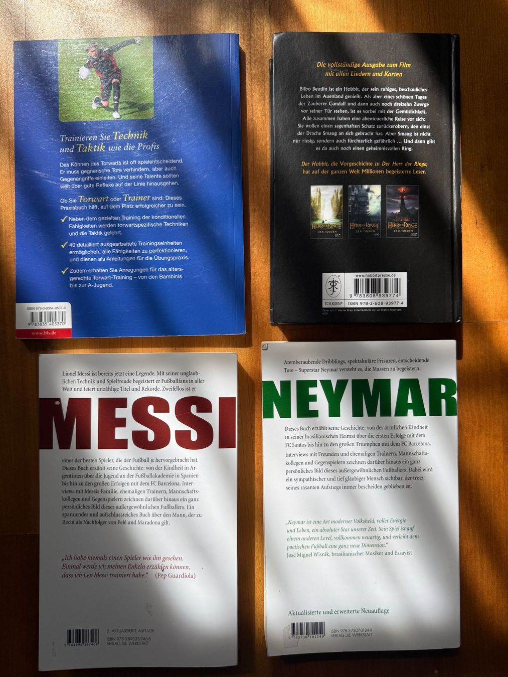 Libri: 4 Bücher: Torwart, Messi, Neymar, Hobbit! – Usato da Thalwil venduto da vernasm 1