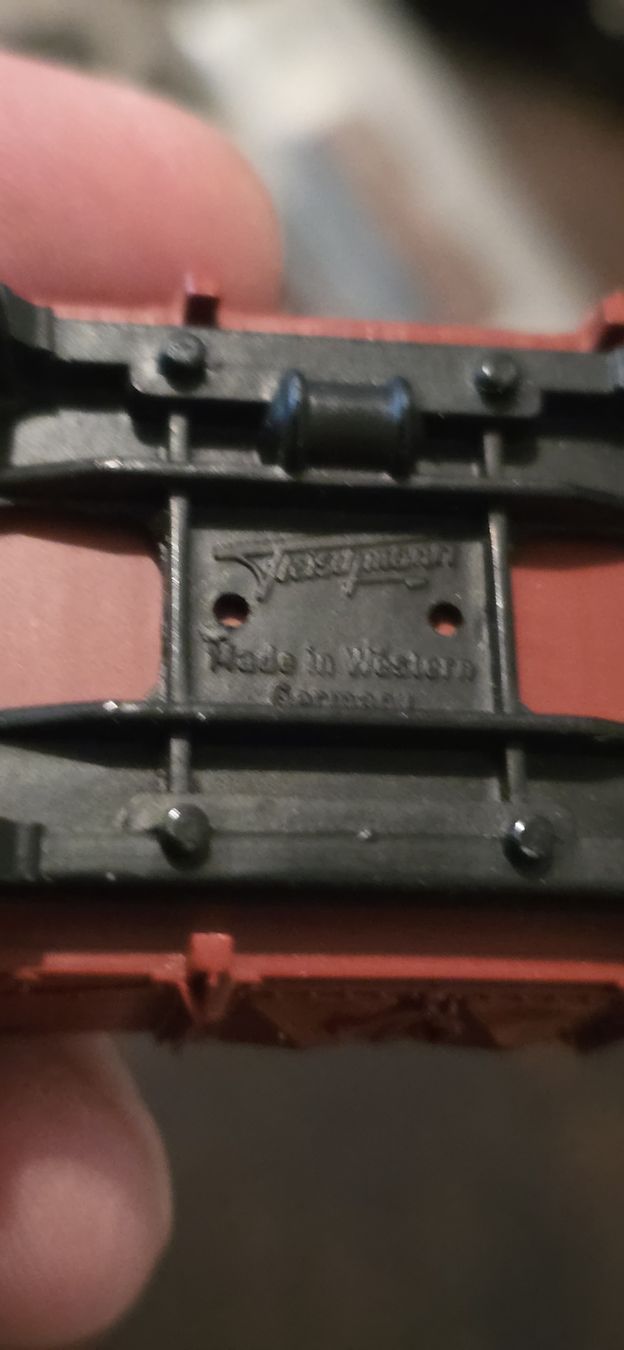 Fleischmann Modellini di ferrovie: 7 x Fleischmann Restoranwaggon/Güterwaggon Bierwaggon – Usato da Basel venduto da Jcva 7