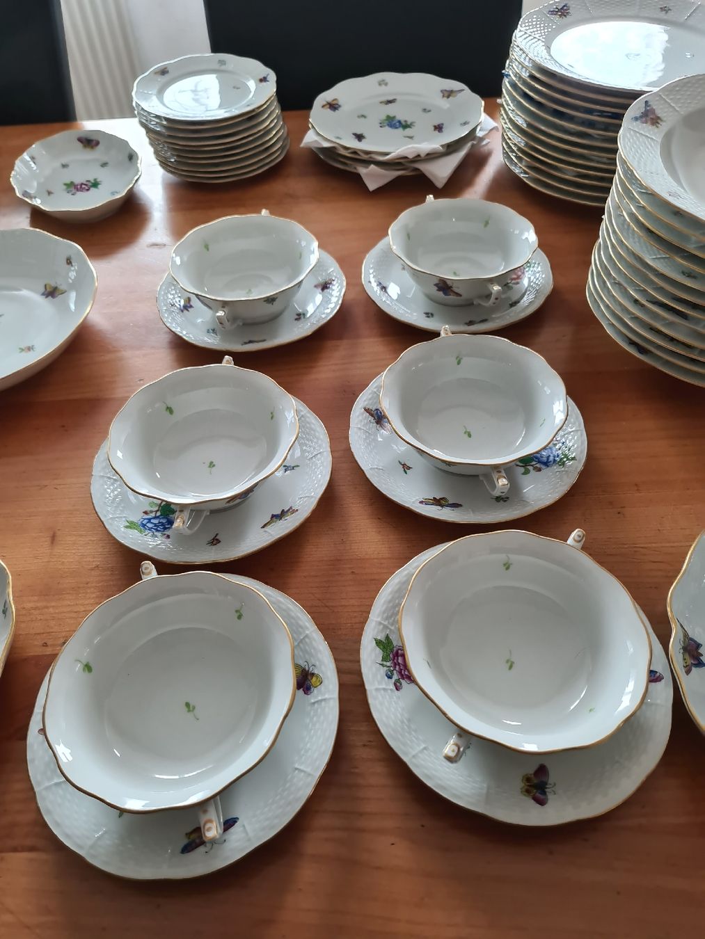 Herend Set di piatti: antiker Herend Speiseservice Papillon & Fleur ca. 50 Teile – Usato da henau venduto da Rockj 6