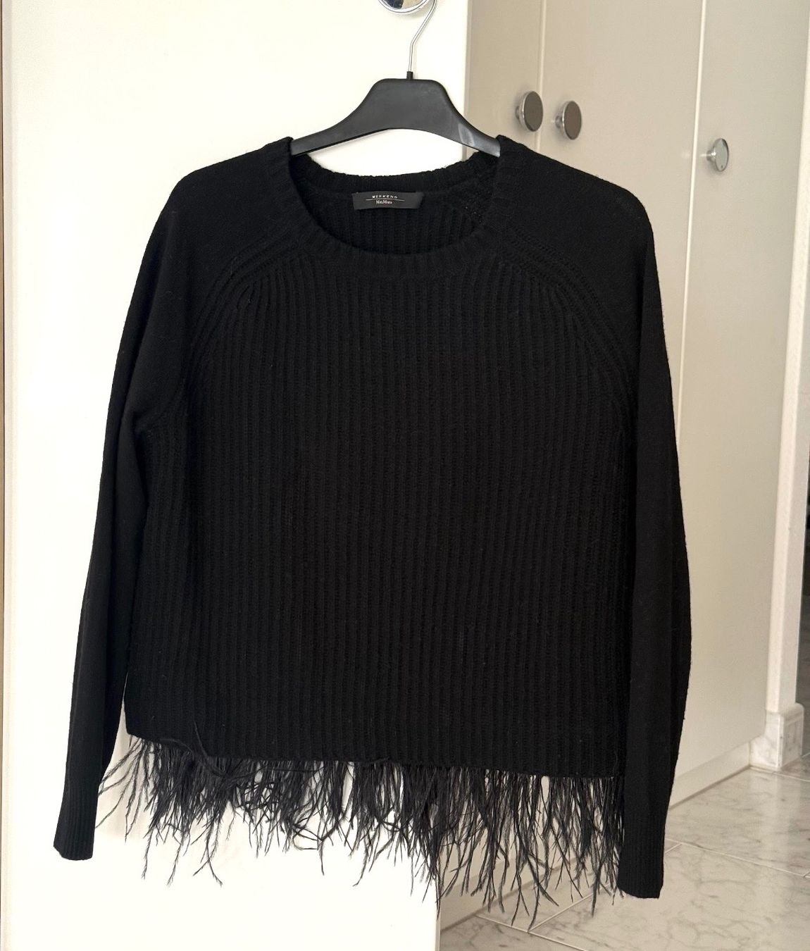 Max Mara Maglioni & Felpe: Schwarzer Weekend Max Mara Pullover mit Fransen, Gr. M – Usato da Erlenbach ZH venduto da msa_x26y 8