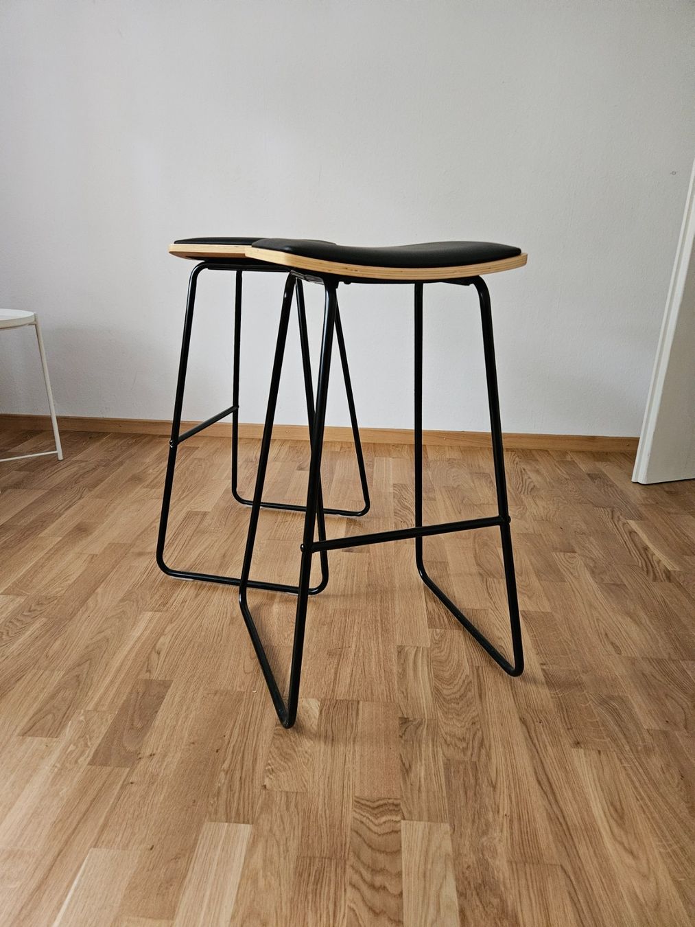 Sgabelli: 2 Barstühle Schwarz / Sitzhöhe 75cm – Usato da Zürich venduto da phiichay
