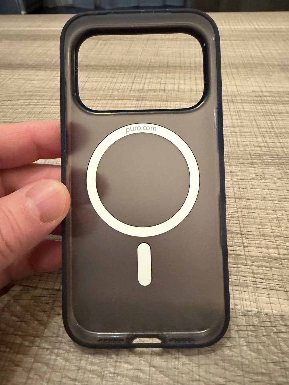 Apple Cover & Protezioni schermo: Coque MagSafe iPhone 17 pro – Usato da Gland venduto da rap_8c2p 1