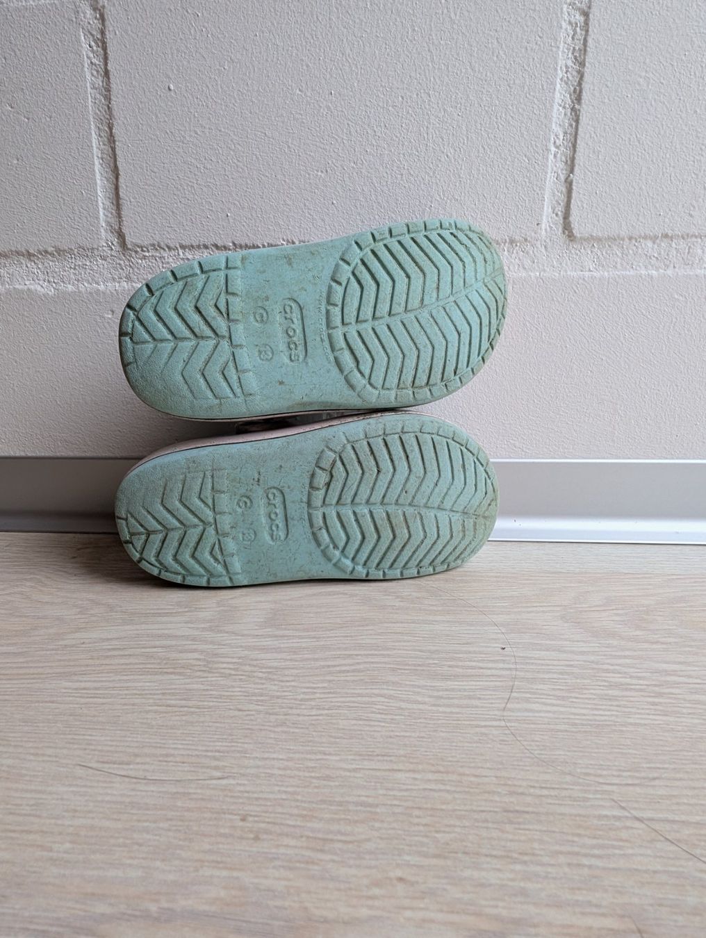 Crocs Schuhe für Jungen: Crocs Gr. 32 – Gebraucht aus Nods von BieneS 1