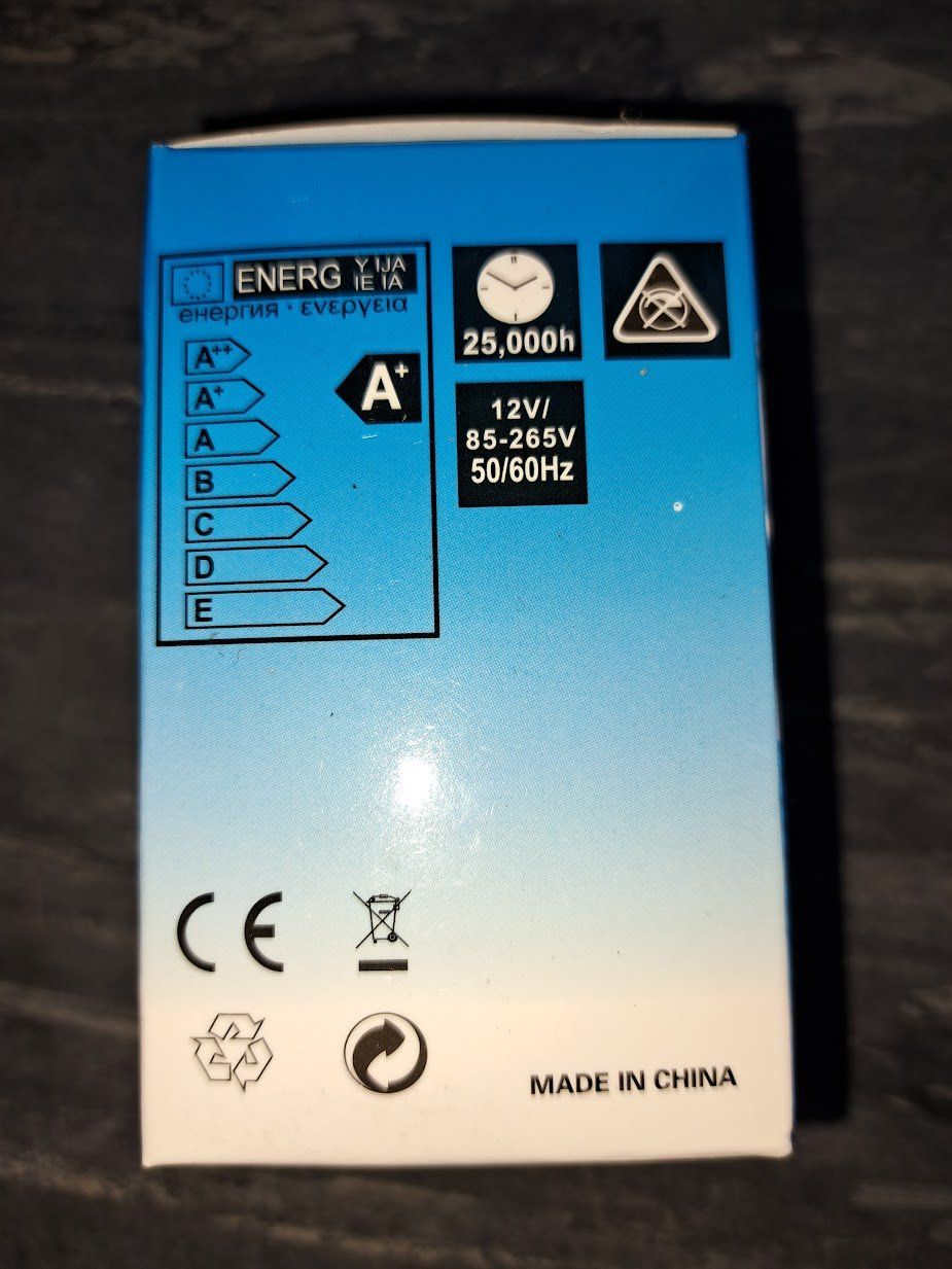 Lampes: LED COLORS Lampe GU10 – Neuf (Voir description) à Sargans par Bomp 3