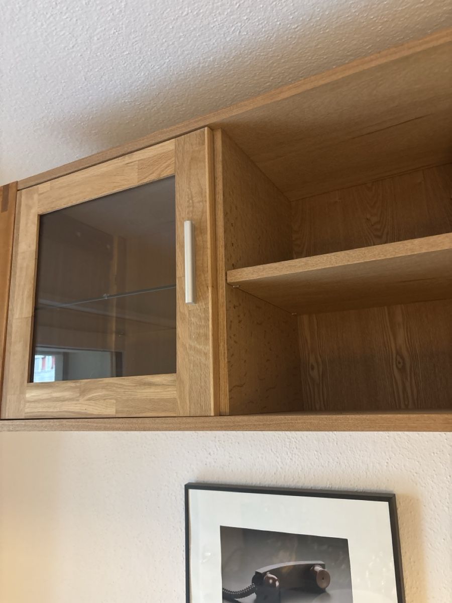 Schränke: Oberschrank mit Glastüren Echtholz – Gebraucht aus Zürich von moi_5tvs 2