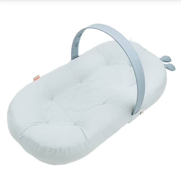Spielmatte: DONE Baby Nest / Babynest inkl Spielbogen – Gebraucht aus Luzern von ivo_w92d