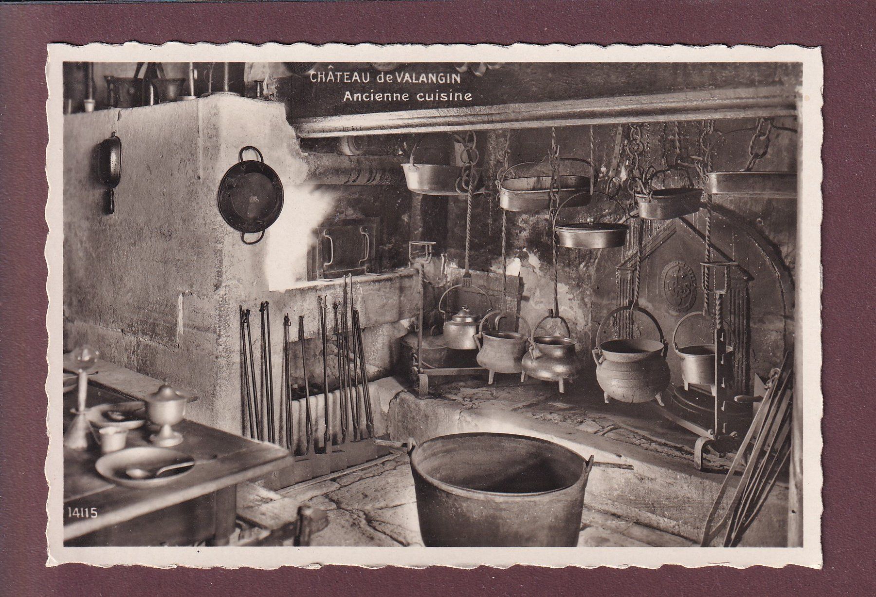 Cartoline postali: Château de VALANGIN - Ancienne cuisine – Usato da Pully venduto da nicecards