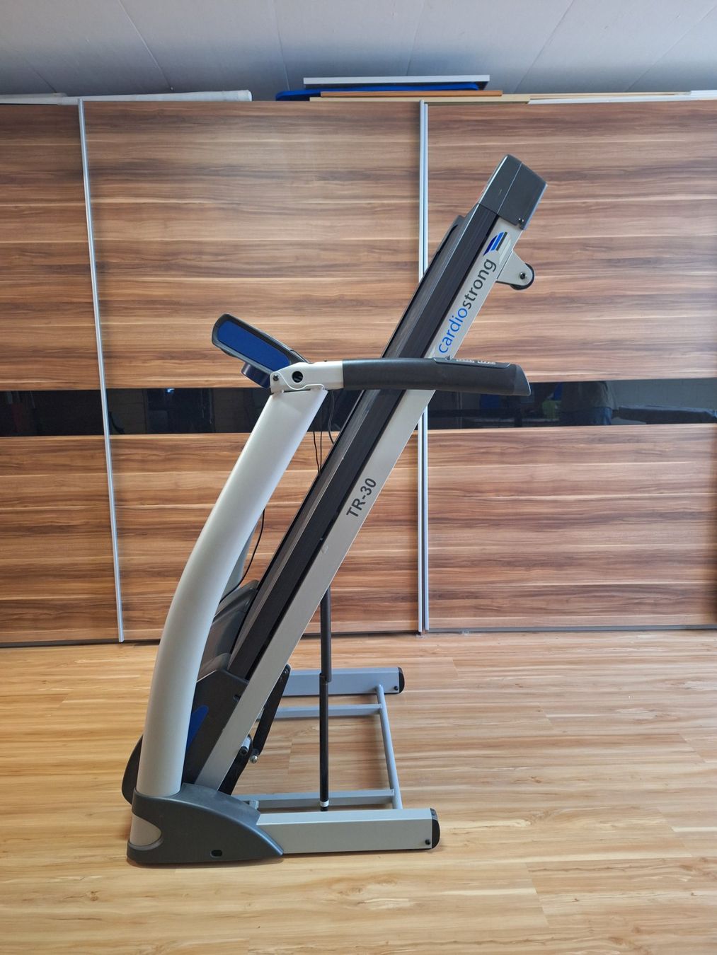 CardioStrong Vélos d'appartement: Laufband CardioStrong – D'occasion à Leuggern par Elico81 1