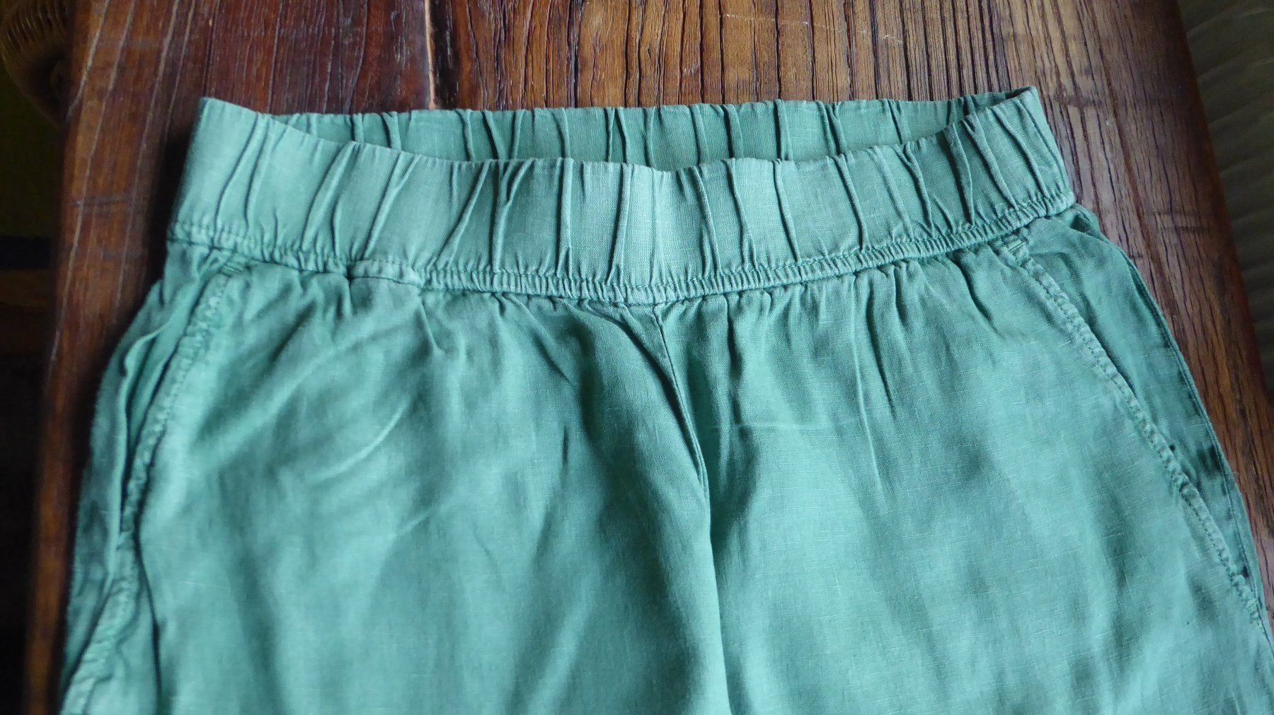 Hosen: Grüne  Hose 100%  Leinen Gr 36 Bund  36cm – Gebraucht aus Sargans von Benziner