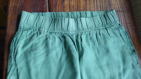 Grüne  Hose 100%  Leinen Gr 36 Bund  36cm
