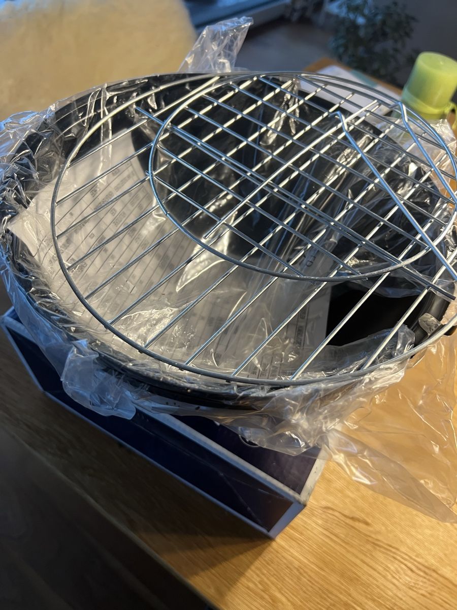 Griglie: Kleiner Tisch-Kugelgrill – Usato da Wolfwil venduto da Poulet60 1
