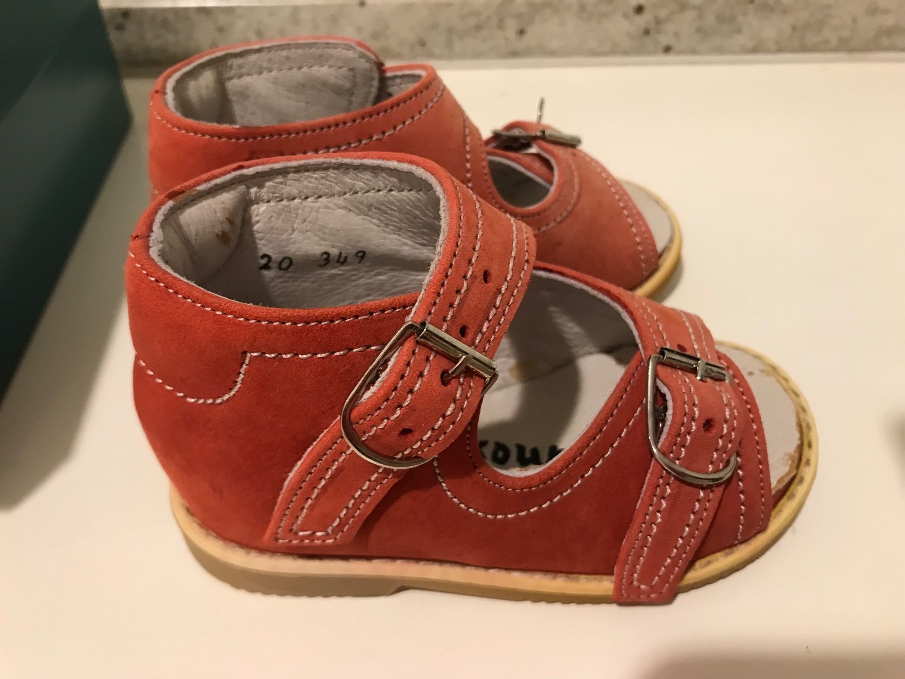 Scarpe per ragazzi: Antike ungetragene Kinderschuhe – Usato da losone venduto da china06 1