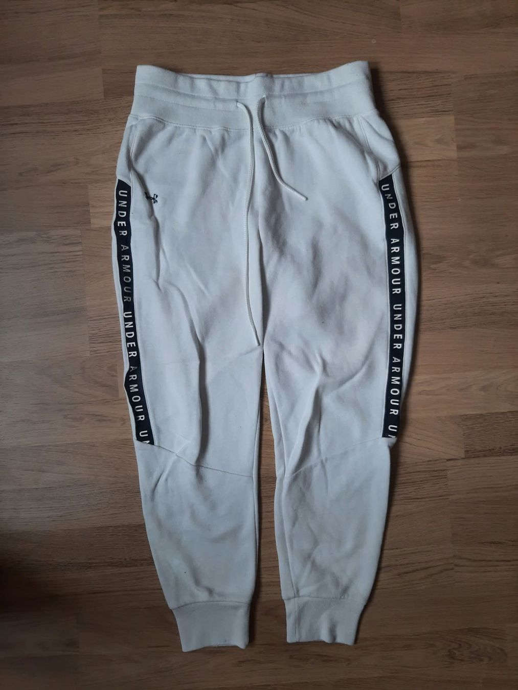 Pantaloni: Training Under Armour – Usato da Neuchâtel venduto da col_6rbm