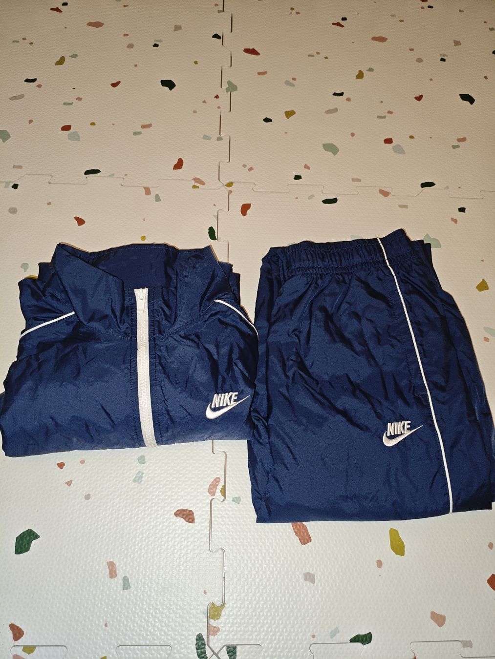 Nike Costumes: Ensemble Nike – Neuf (Voir description) à Develier par Ant_ckl5