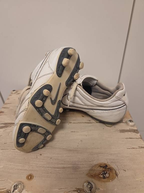 Scarpe da uomo: Nike Fussballschuhe Gr. 36 – Usato da Volketswil venduto da zacki09 3