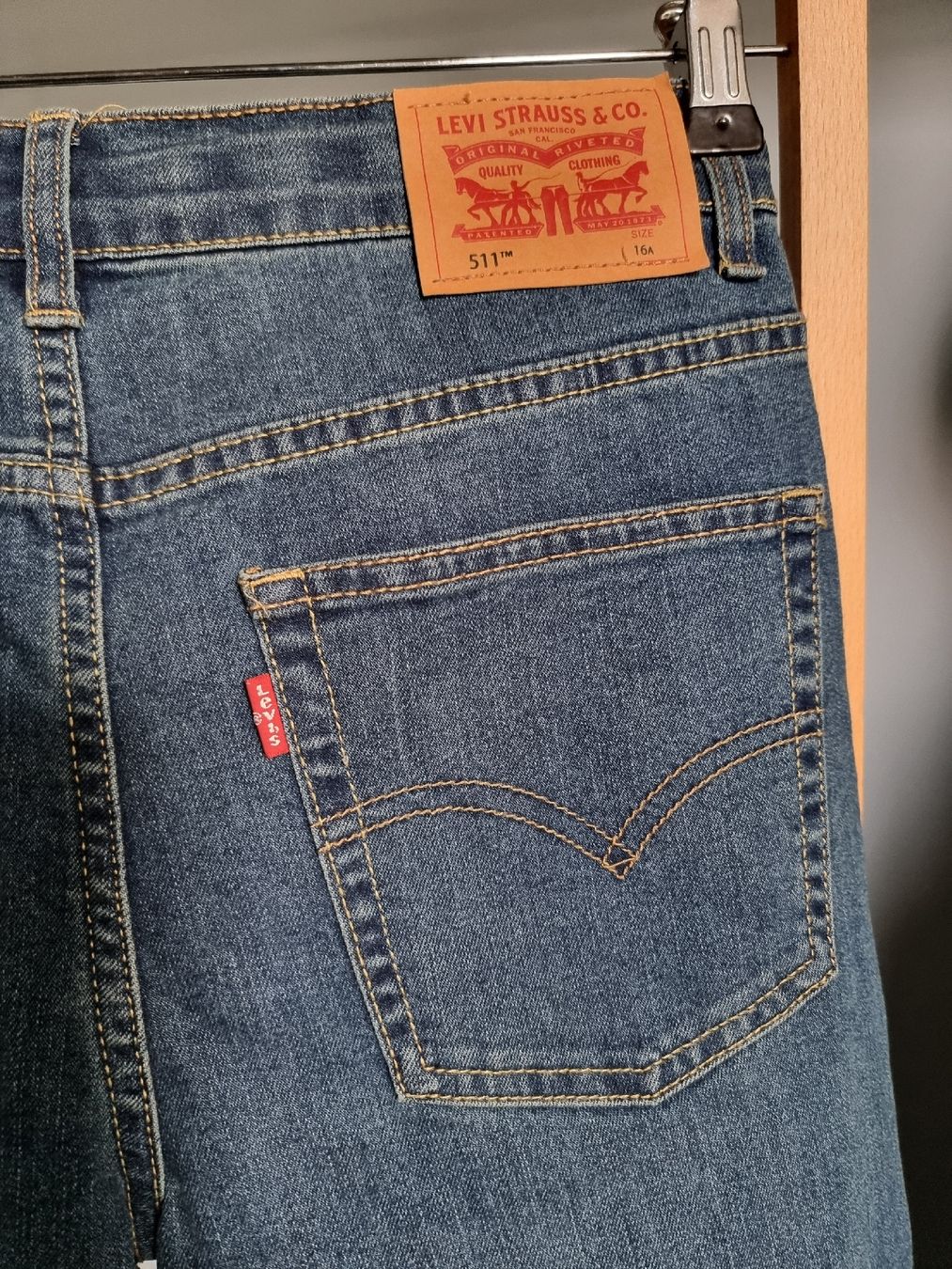 Levi's Pantaloni: Lewis Jeans 511 slim Gr.176 NEU – Nuovo (secondo la descrizione) da Geroldswil venduto da viv_vs9r 4