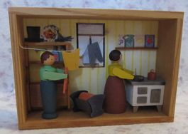 Erzgebirge - Holzrähmchen mit Miniaturen - Küche