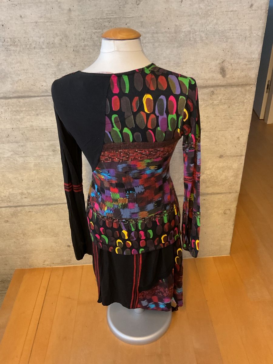 Lotti di vestiti: Miss Sidecar( style Desigual)Taille 40-42 CH – Usato da Villarepos venduto da Sglobule 1