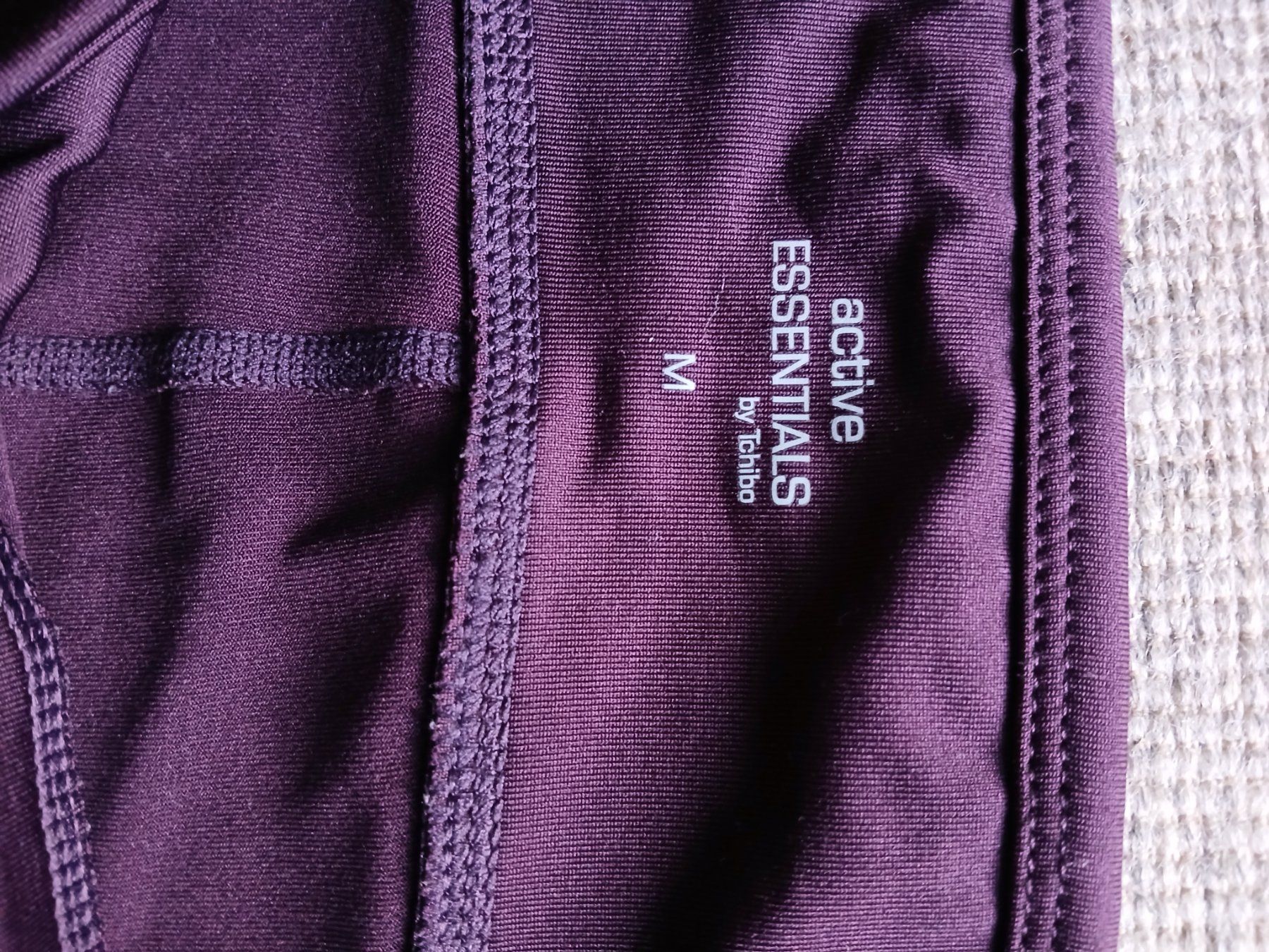 Leggings: Leggings Active Essentials by Tchibo violett Grösse M – Usato da Zürich venduto da ast_8nph 2