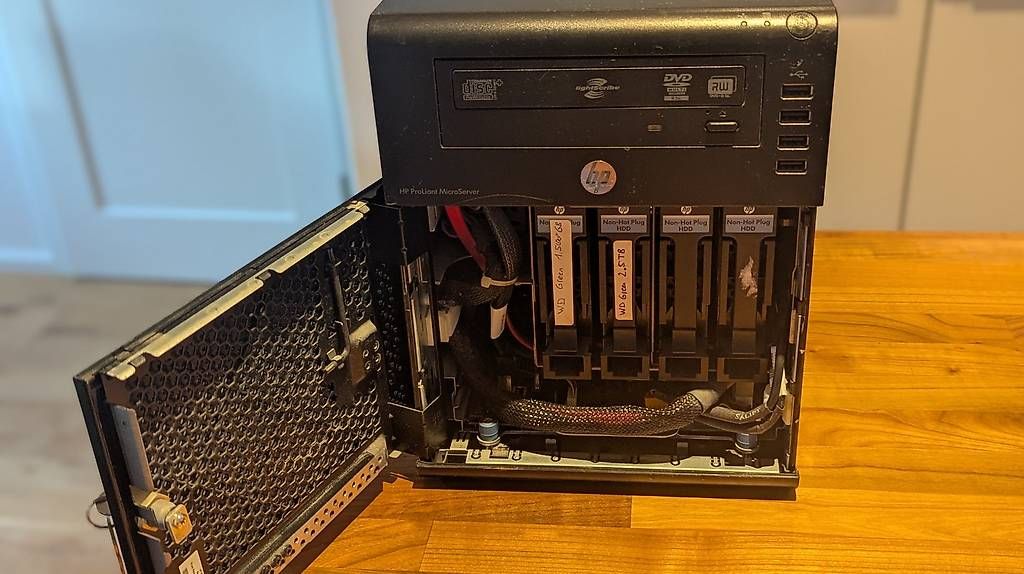 Serveurs: HP ProLiant MicroServer N40L – D'occasion à Heiden par kev_k2r7 3