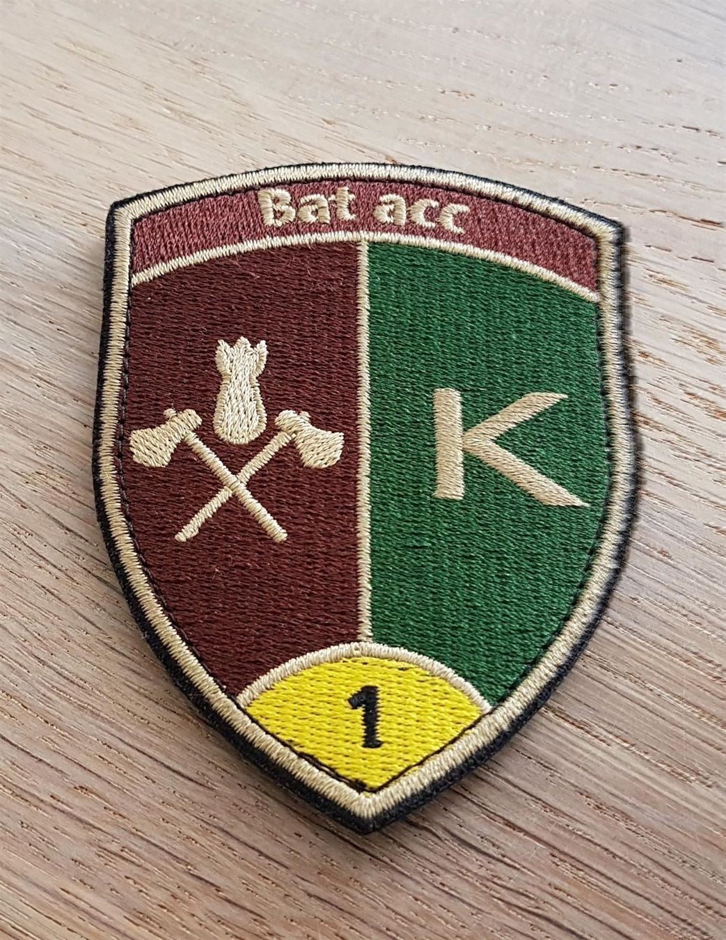 Placchette & Badge: Badge Bat acc 1 gelb – Usato da Erlinsbach venduto da S700