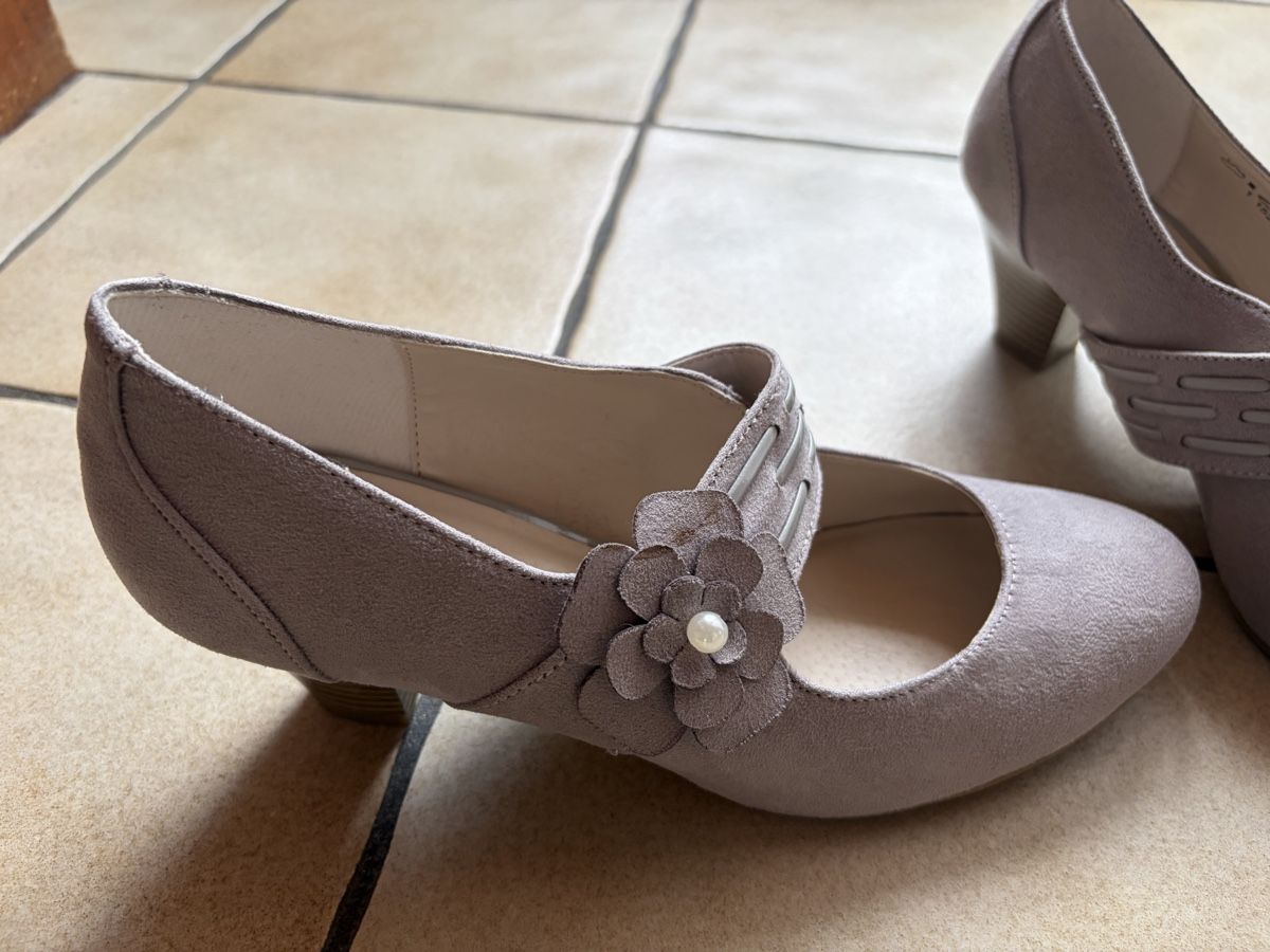 Graceland Damenschuhe: Chaussures  – Gebraucht aus Courcelon von odi_9mjv