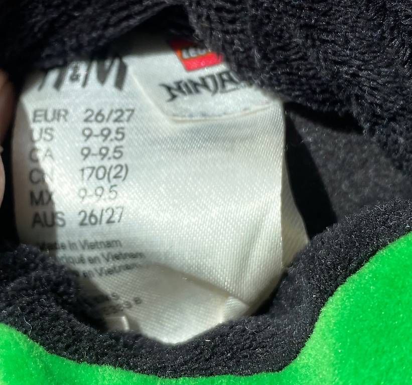 Scarpe per ragazzi: Plüsch Schuhe Ninjago 26/27 – Usato da Fehren venduto da Flugzeug1177 2