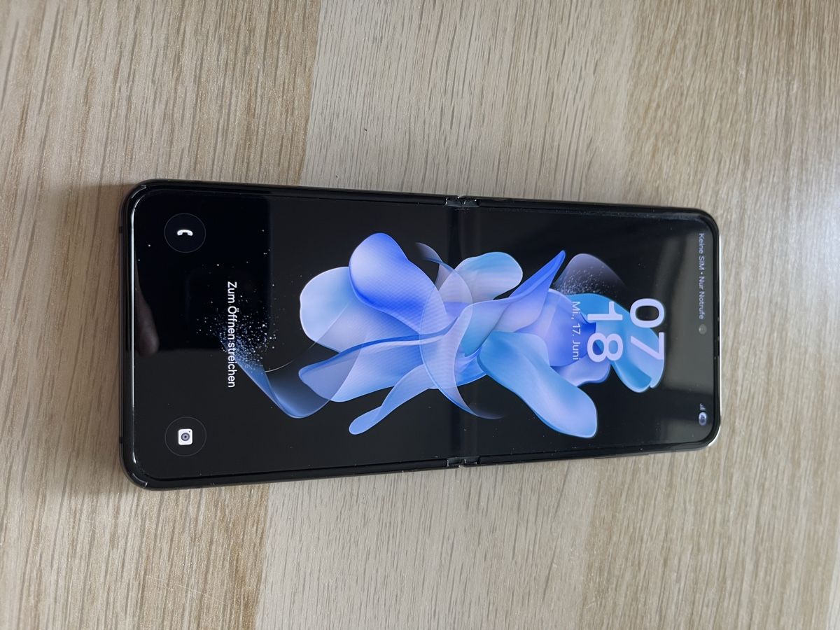 Samsung Handys / Smartphones: Samsung Zflip 4 – Gebraucht aus Biel/Bienne von ham_wf9n 5