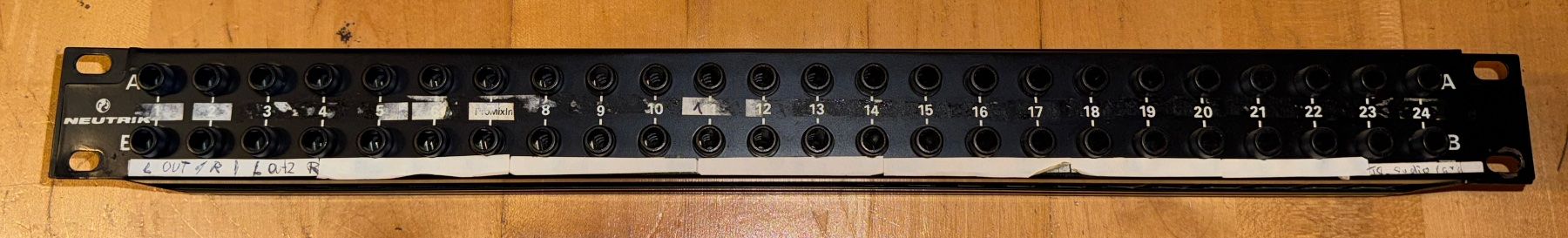 Console di mixaggio: Neutrik Patch Bay – Usato da Unterengstringen venduto da NOISE 3