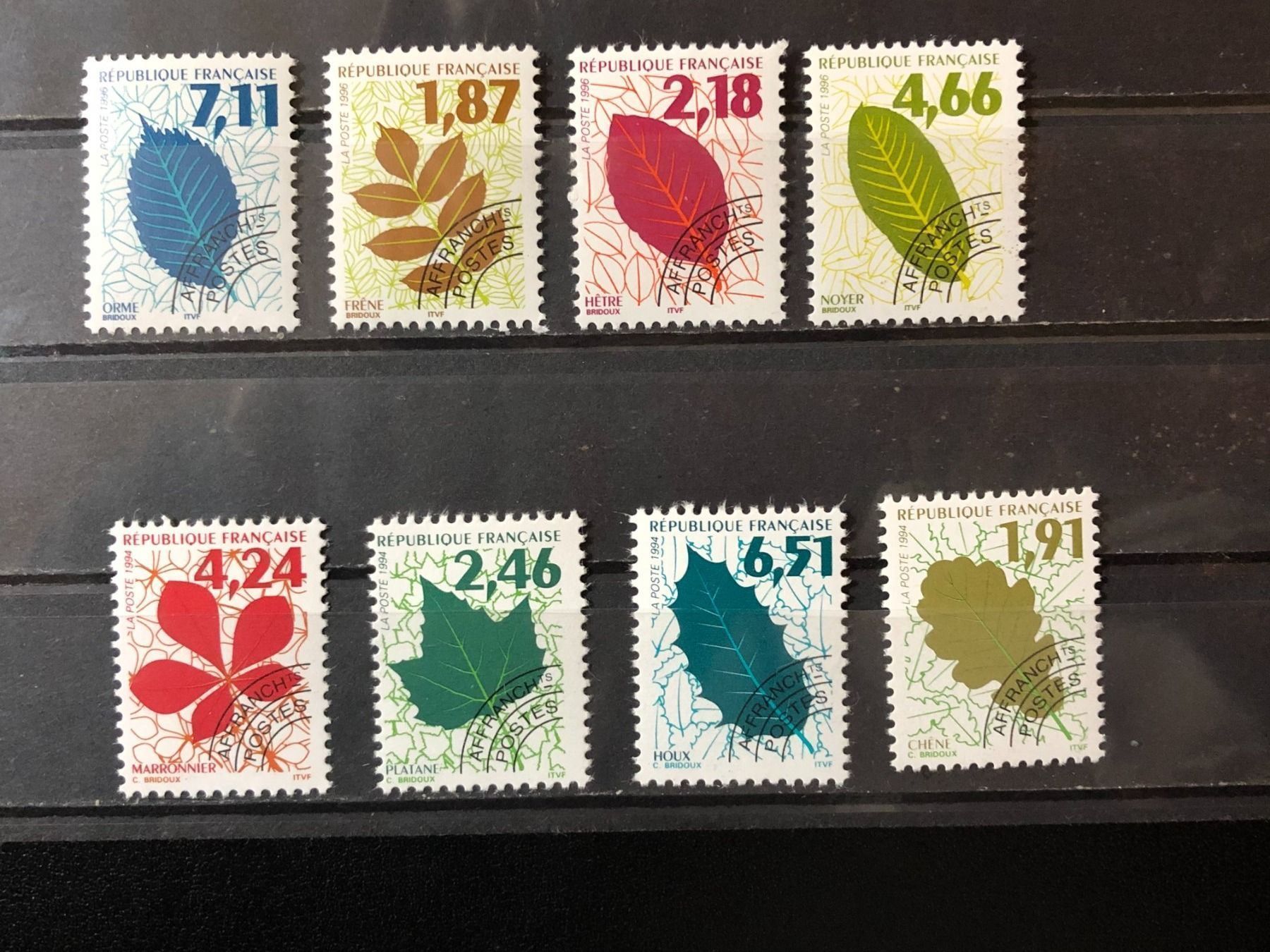 Tutti i francobolli: () Préoblitérés feuilles arbre Neufs** 94/96 – Nuovo e nell'imballaggio originale da Lausanne venduto da ffhoud