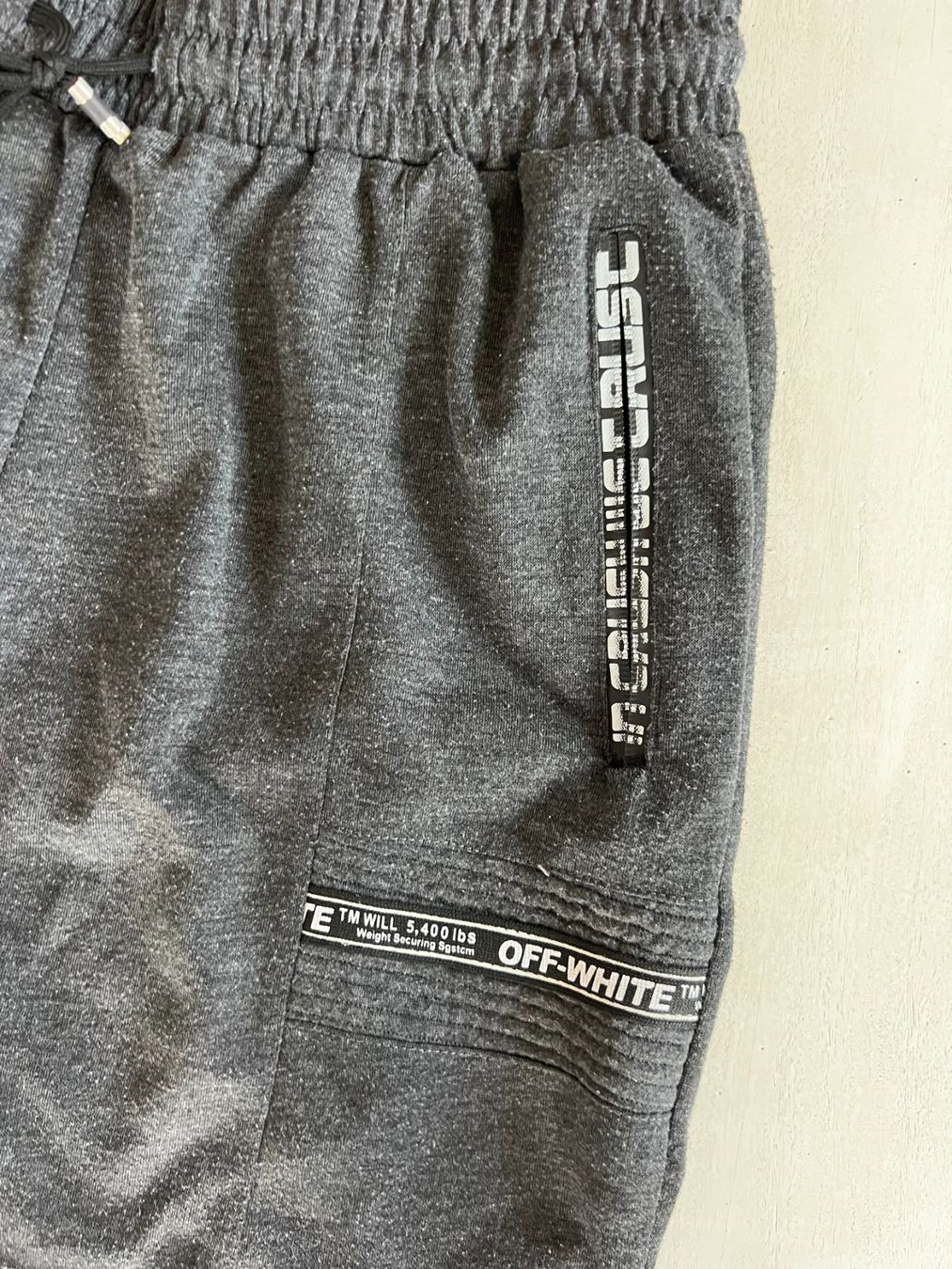 Off-White Pantaloni: Jungen Shorts, Grau, Grösse L – Usato da Rüschlikon venduto da 21moje 3