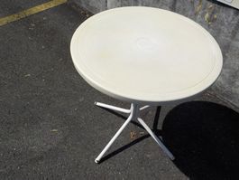 Runder Beistelltisch für Balkon, Camping, Garten