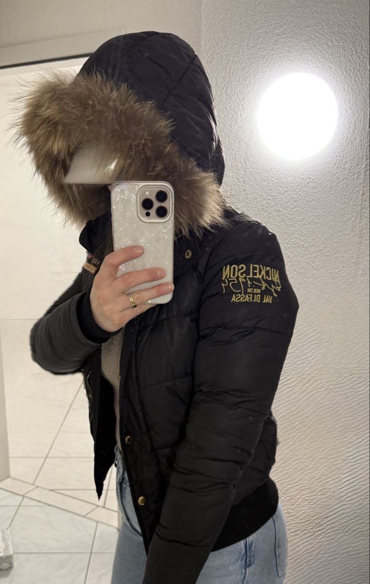 Giacche: Kurze Jacke mit Fell von Nickelson – Difettoso da Opfikon venduto da Desi.s 5