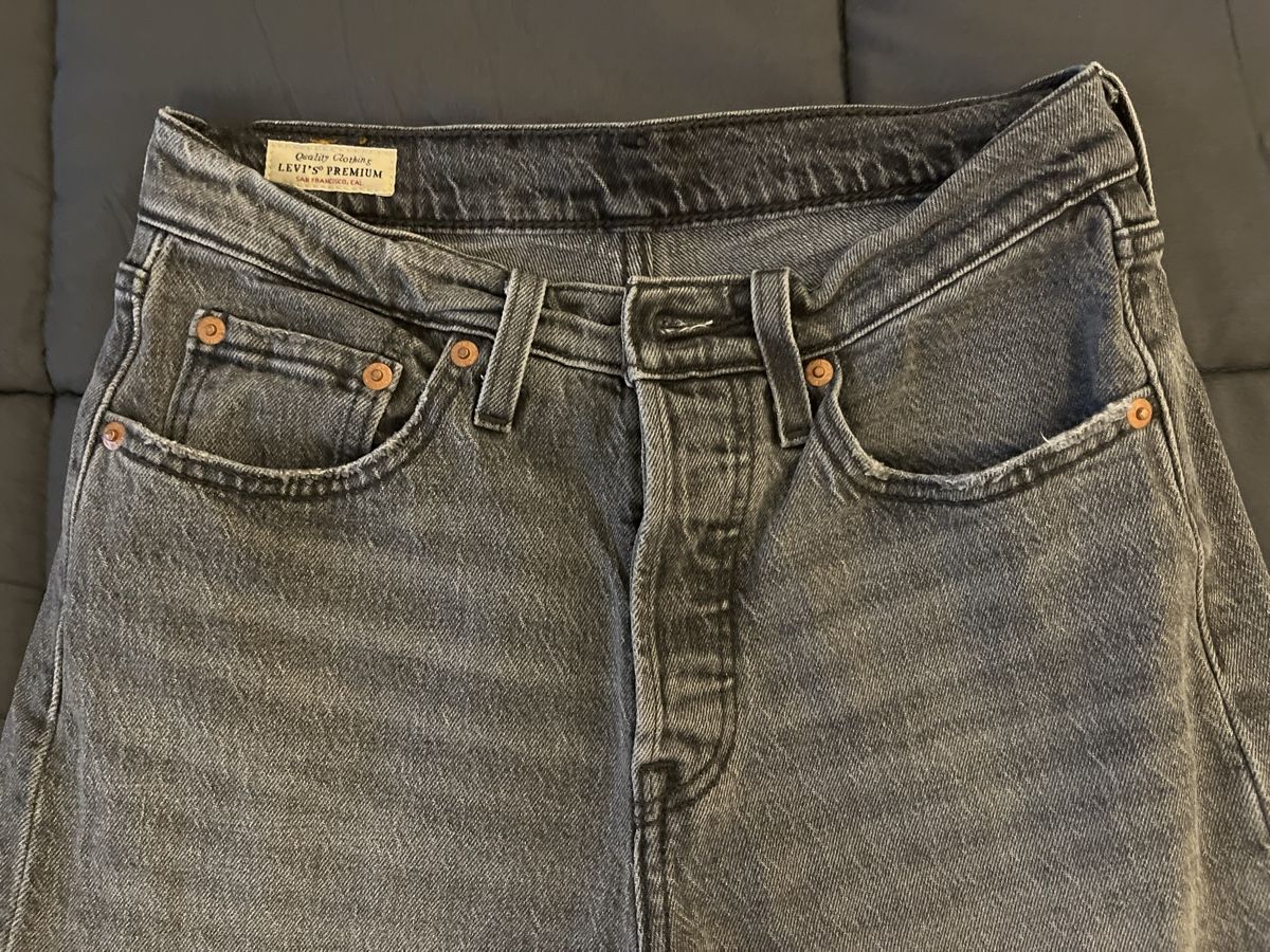 Levi's Jeans: 6 Jeans, davon 3 Levi’s Gr.26 oder 34/36 – Usato da Uster venduto da Dansposito 2
