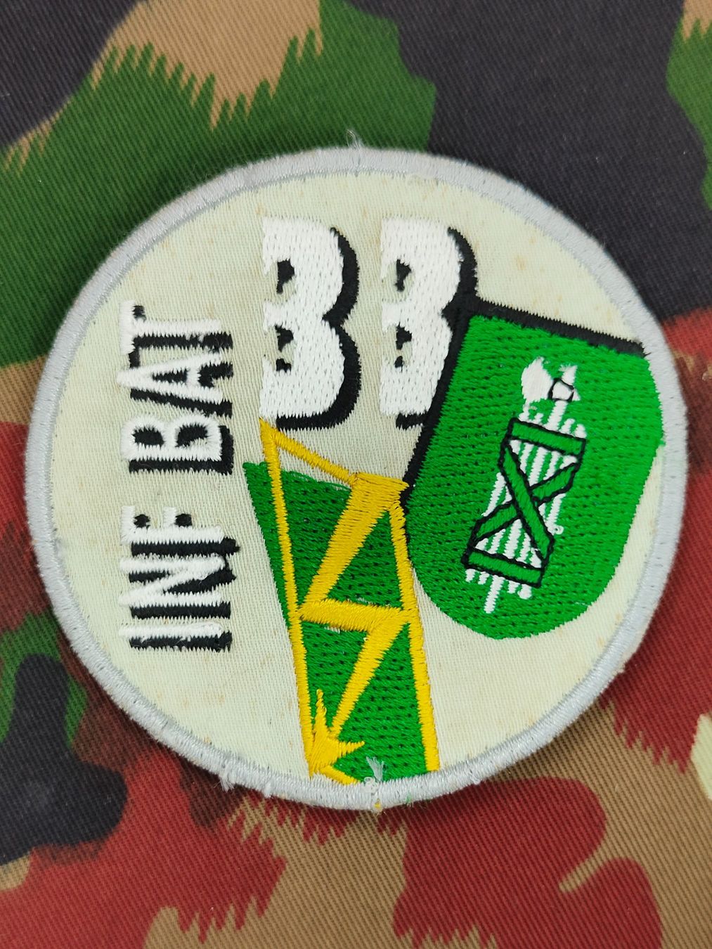 Schweizer Armee Placchette & Badge: Verbandsabzeichen Inf Bat 33 Na Kp – Usato da Bauma venduto da SwissMilitaria