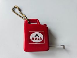Porte-clés jerrican rouge et ruban à mesurer AVIA / ASAG